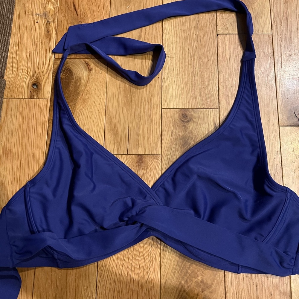 Athleta twist front bra cup halter bikini